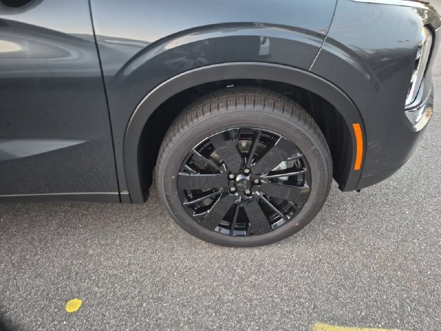New 2026 Mitsubishi Outlander LE FWD image 9