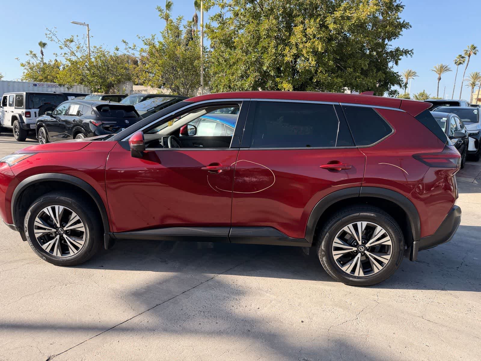 Used 2021 Nissan Rogue SV FWD image 8