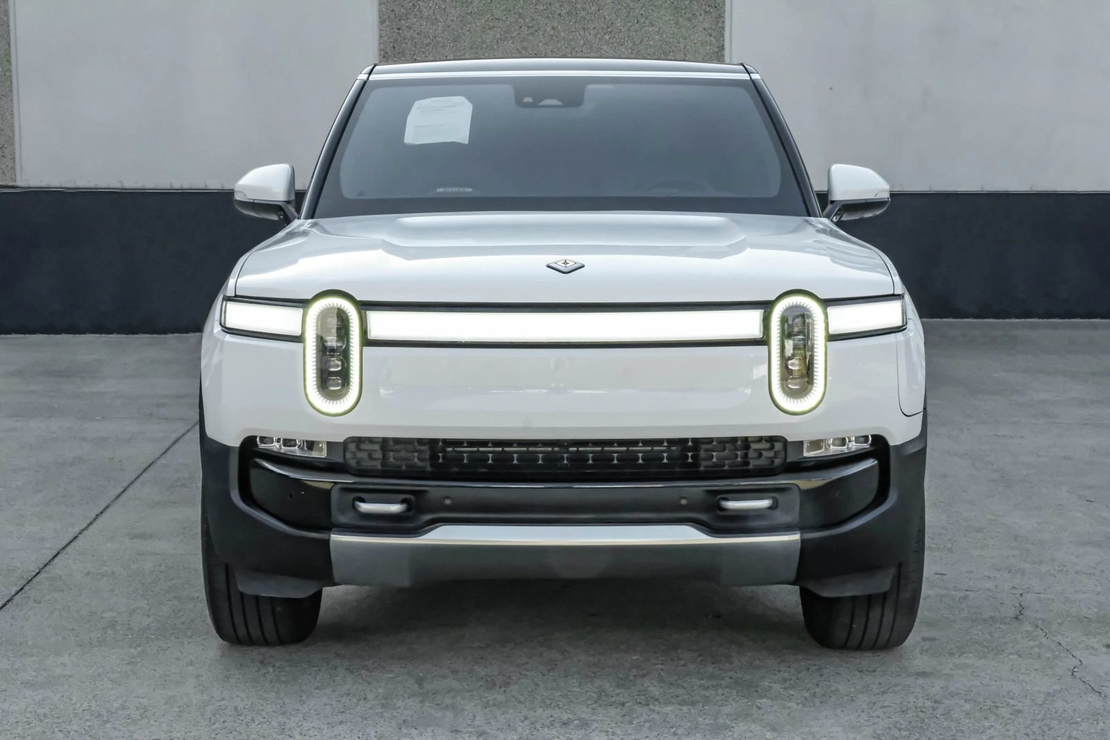 Used 2024 Rivian R1S Adventure AWD/4WD image 7
