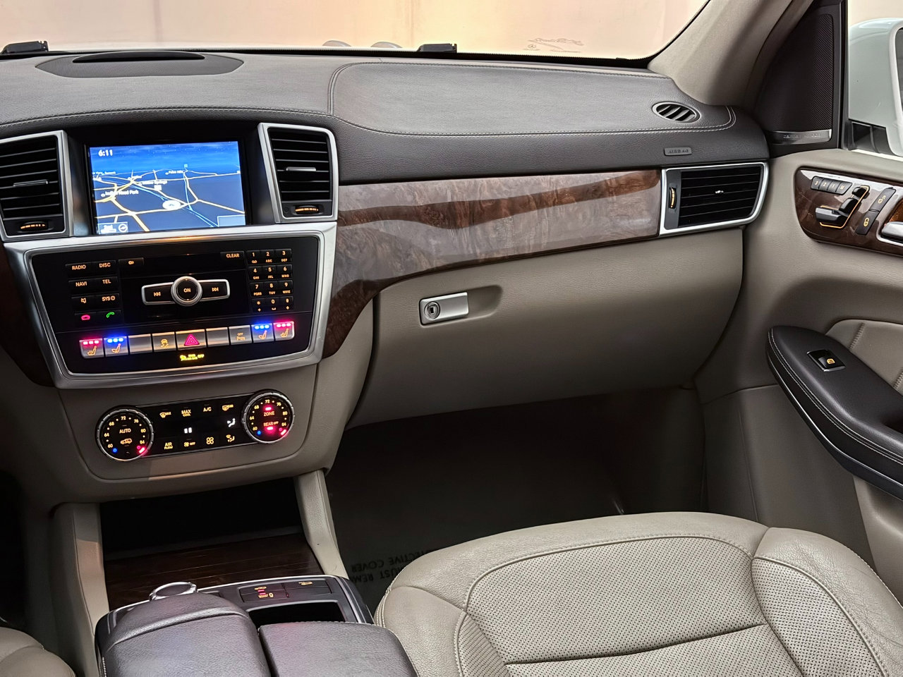 Used 2014 Mercedes-Benz GL 550 4MATIC image 30