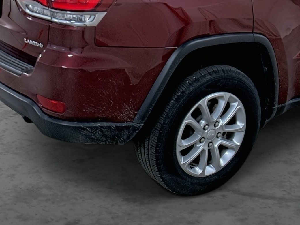 Used 2021 Jeep Grand Cherokee Laredo X image 12