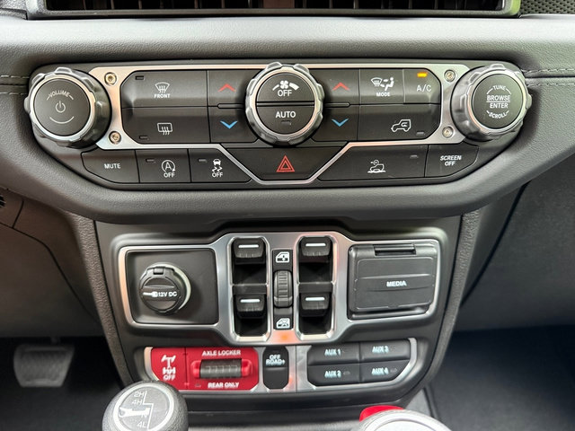 New 2025 Jeep Gladiator Mojave w/ Steel Bumper Group image 27