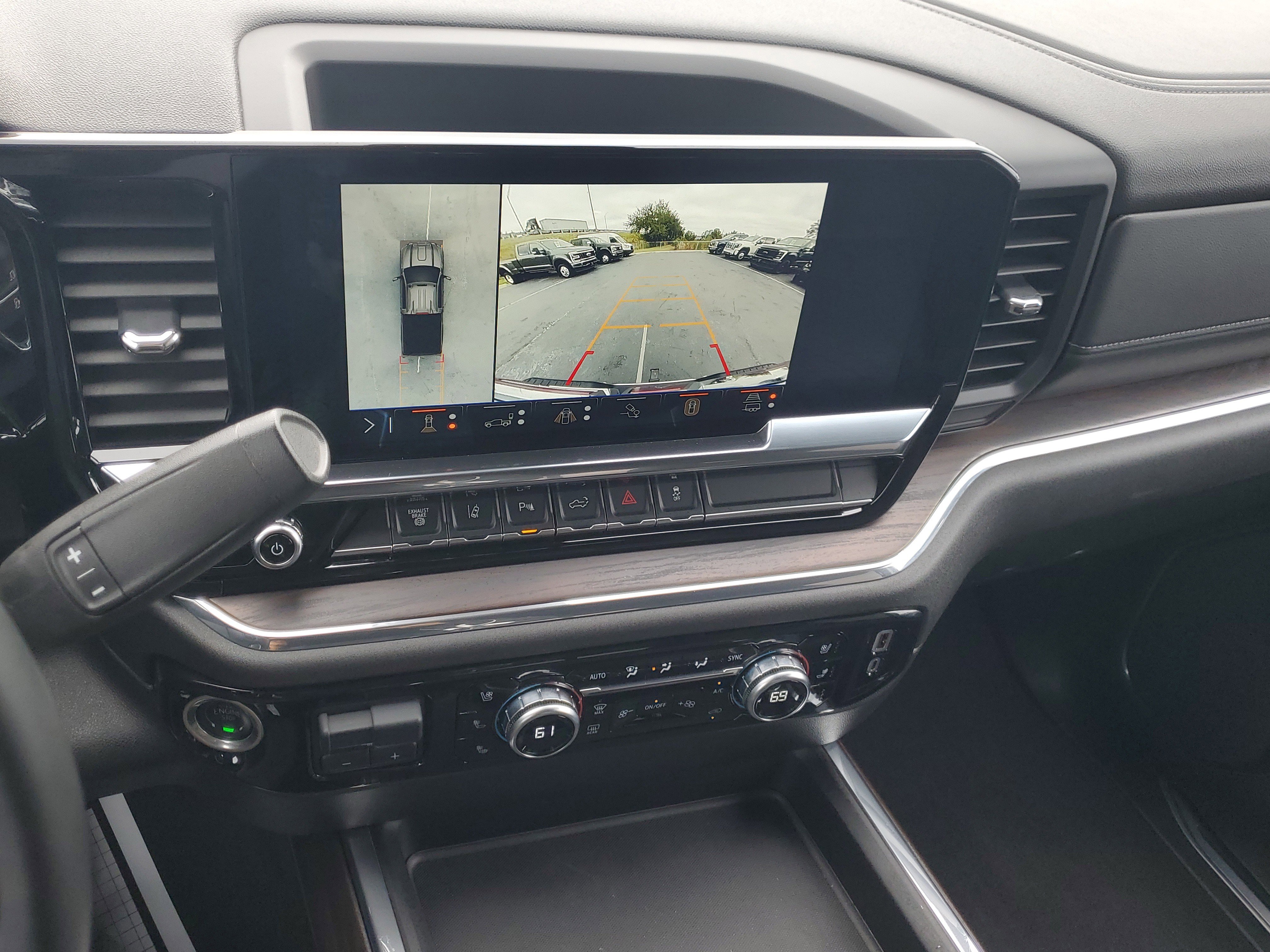 Used 2024 GMC Sierra 2500 SLT w/ SLT Premium Package image 28