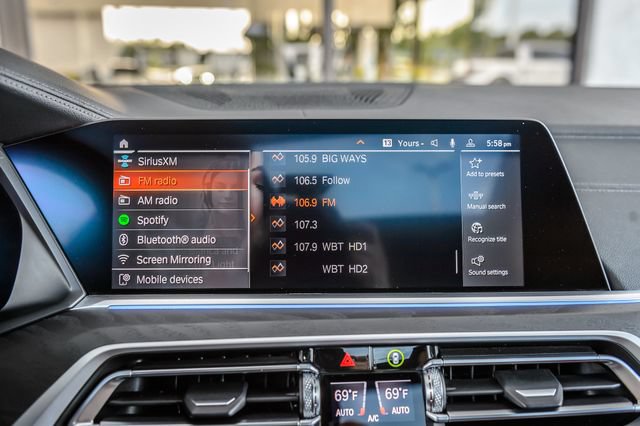 Used 2022 BMW X7 xDrive40i w/ M Sport Package AWD/4WD image 21