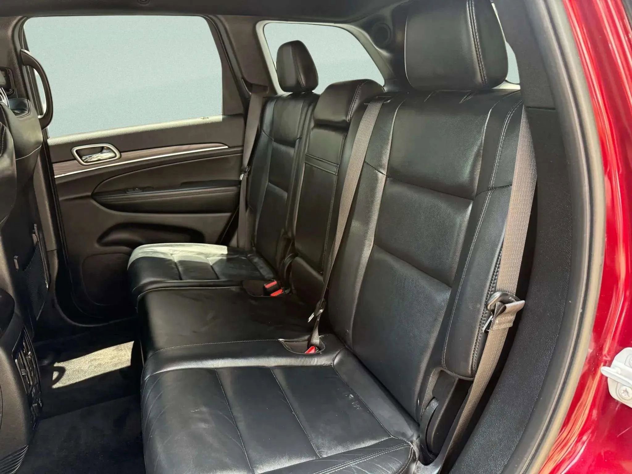 Used 2019 Jeep Grand Cherokee Limited image 18