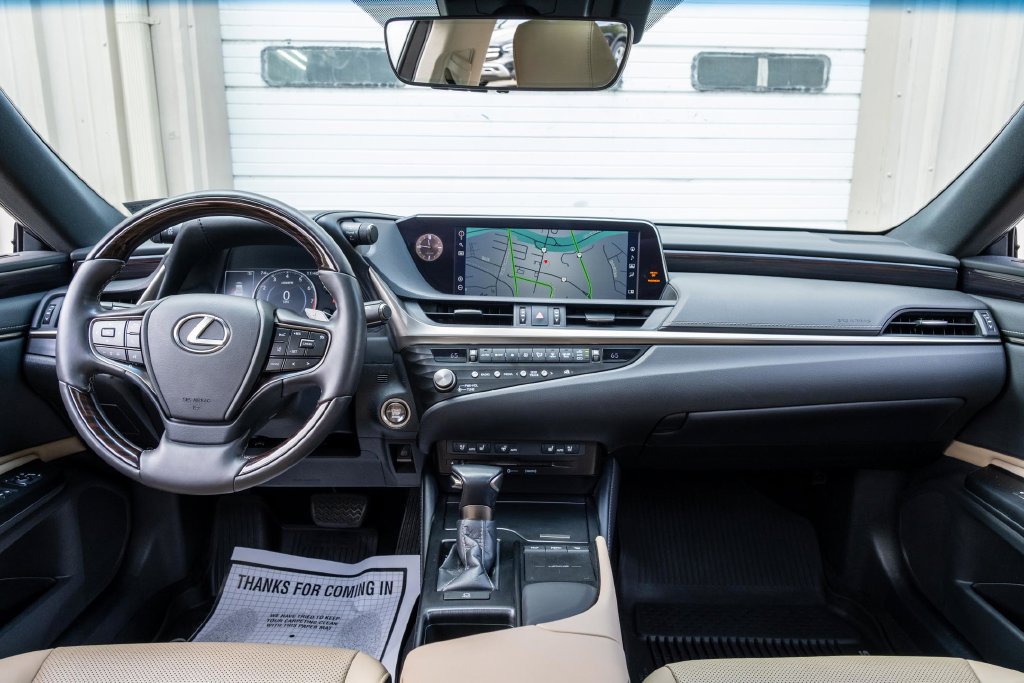 Used 2021 Lexus ES 350 w/ Premium Package FWD image 17