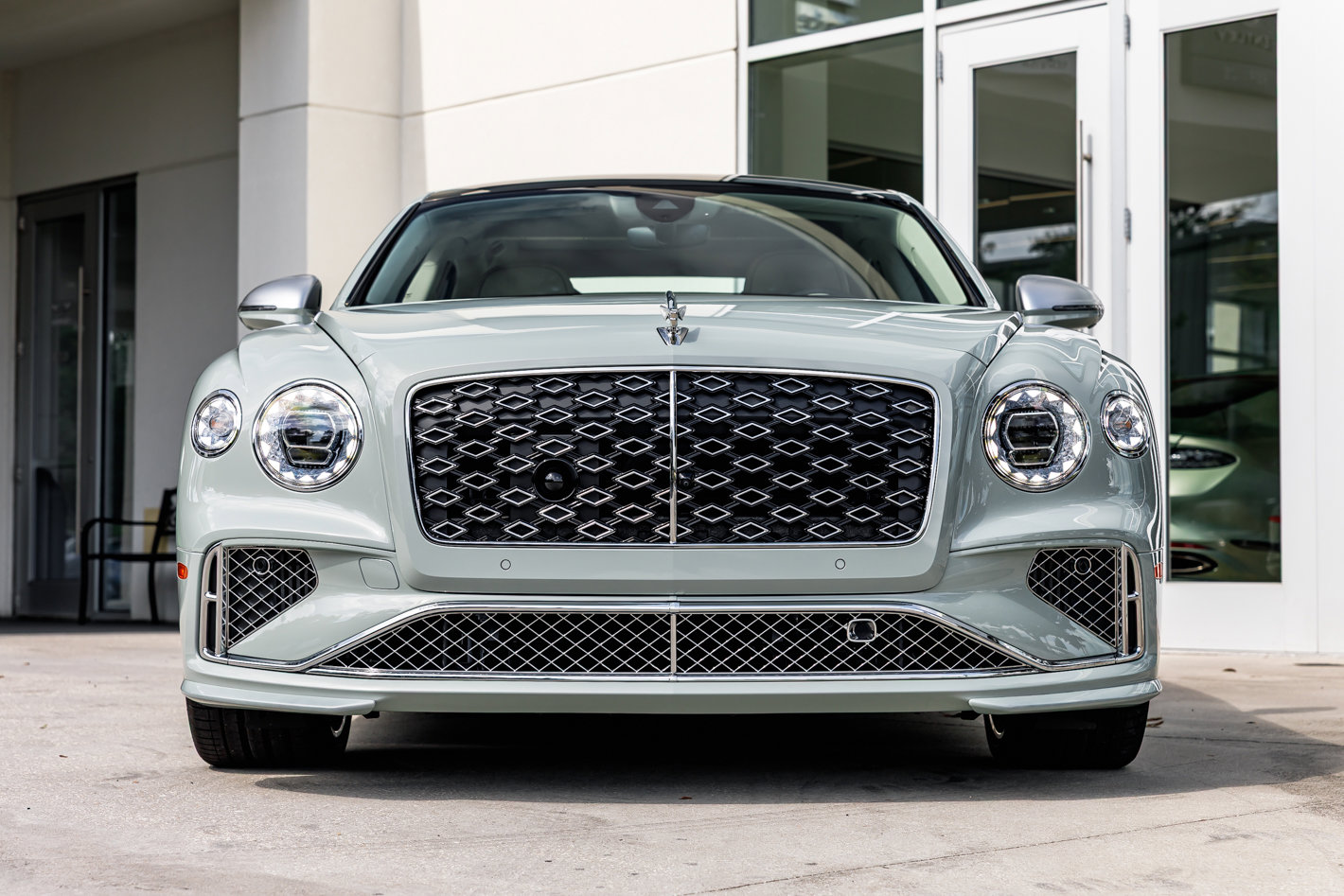 New 2025 Bentley Flying Spur Plug-In Hybrid image 6