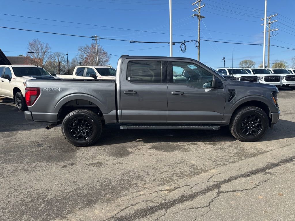 Used 2024 Ford F150 XLT w/ XLT Black Appearance Package image 6