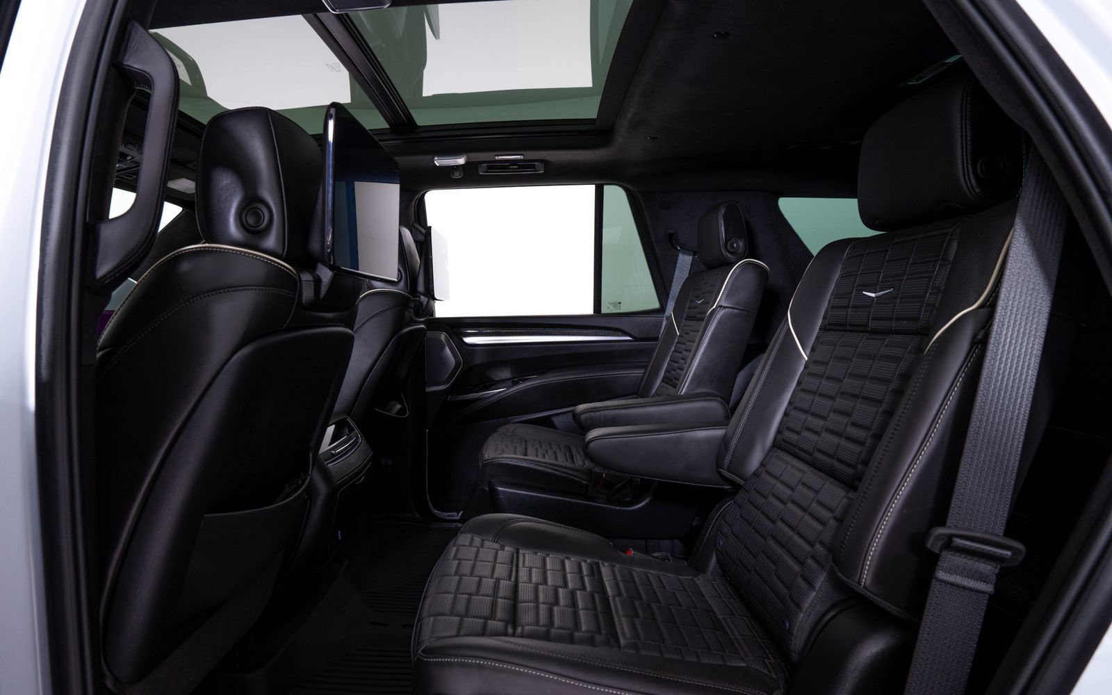 Used 2026 Cadillac Escalade V w/ LPO, Floor Liner Package AWD/4WD image 20