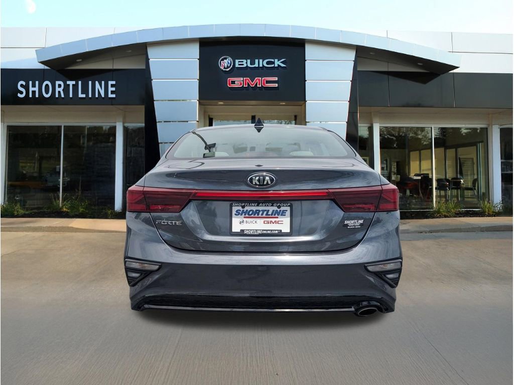 Used 2020 Kia Forte LXS FWD image 4
