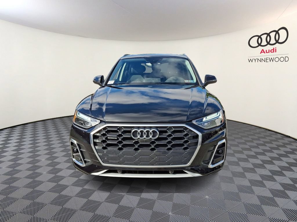 Used 2023 Audi Q5 2.0T Premium Plus w/ Premium Plus Package AWD/4WD image 2