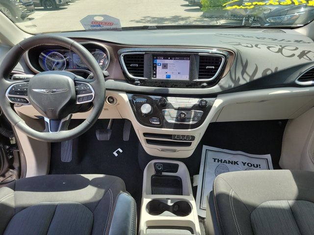 Used 2023 Chrysler Voyager LX FWD image 24