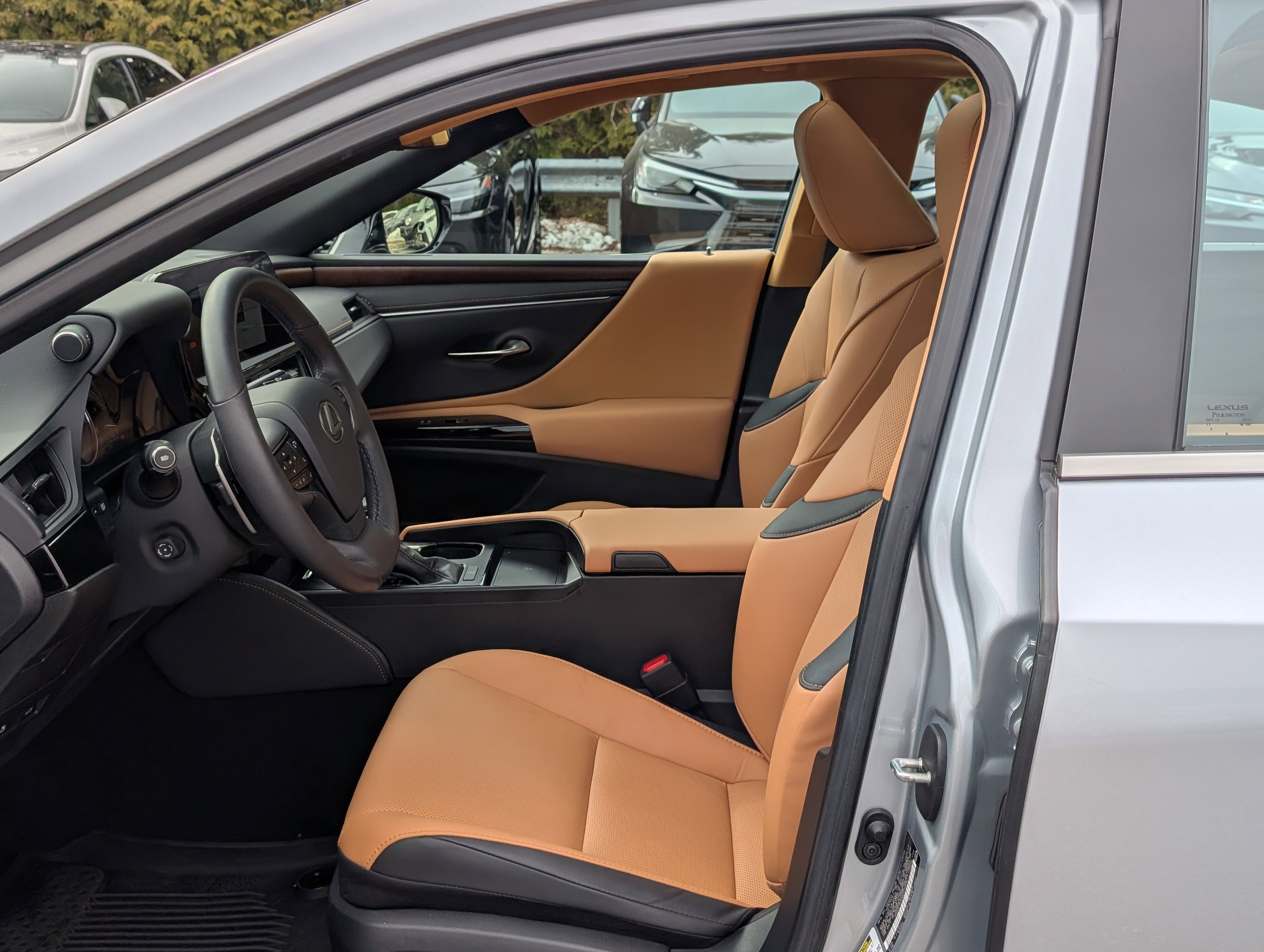 Certified 2024 Lexus ES 350 w/ Premium Package image 15