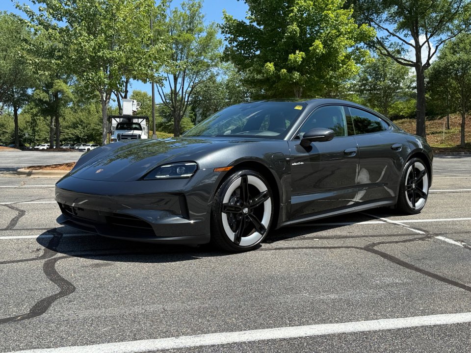 New 2025 Porsche Taycan image 1
