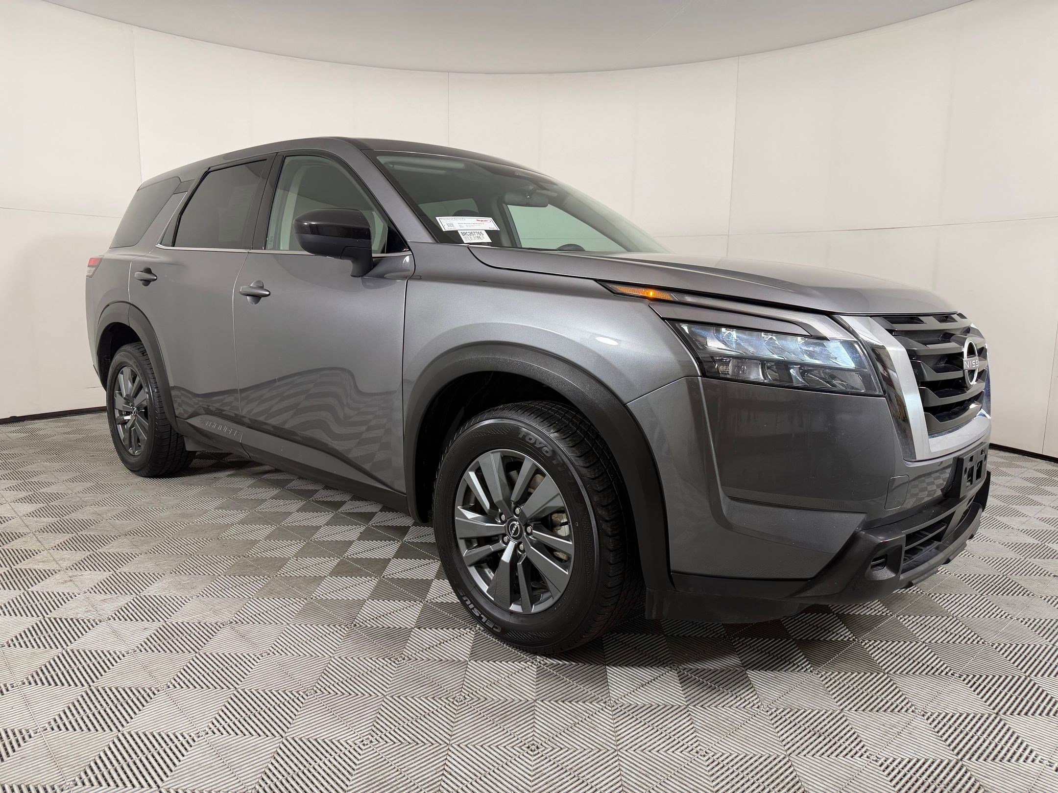 Used 2024 Nissan Pathfinder S AWD/4WD image 6