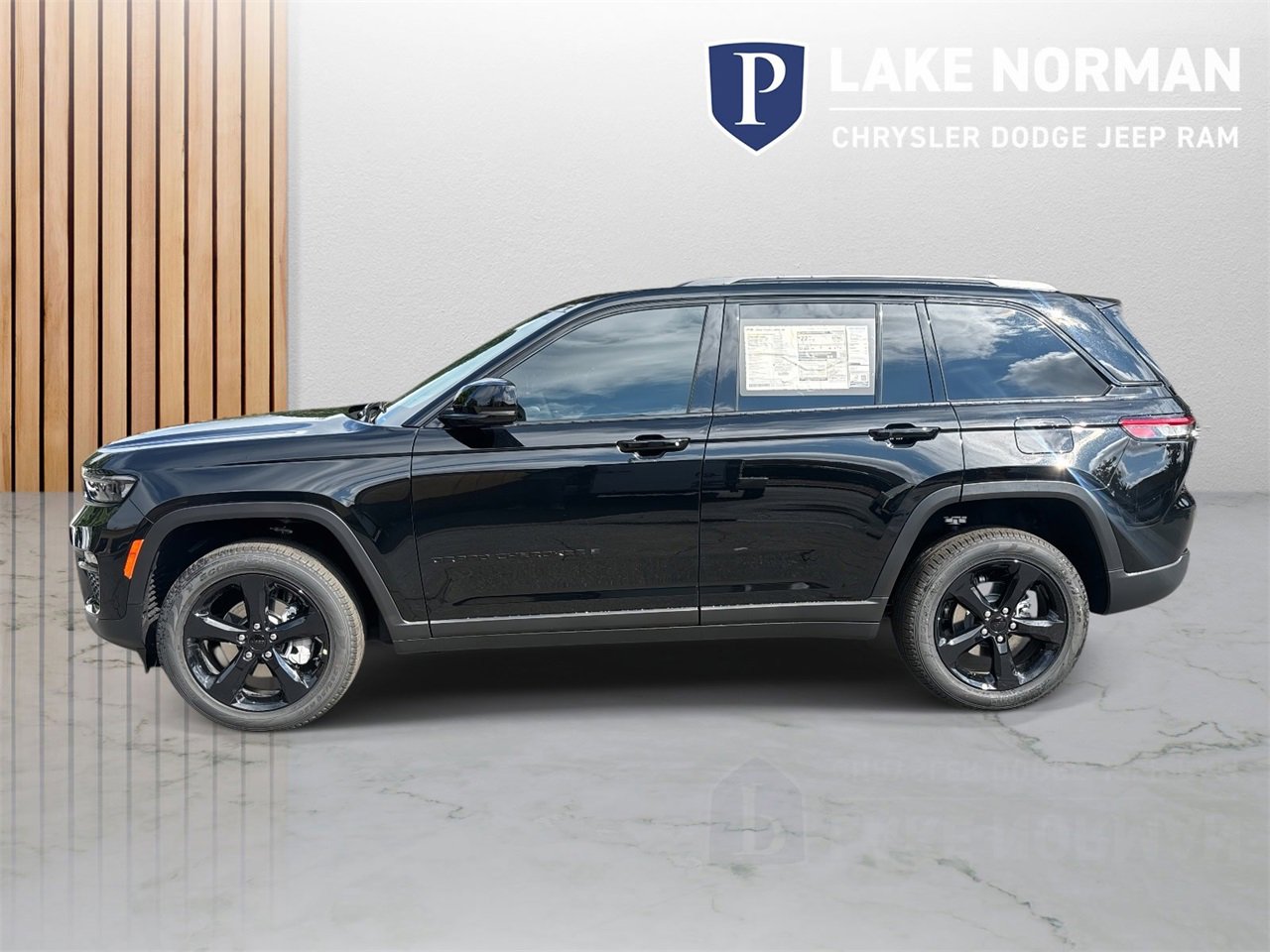 New 2025 Jeep Grand Cherokee Limited w/ Luxury Tech Group II image 6