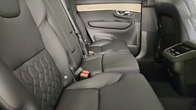 New 2026 Volvo XC90 B6 Plus w/ Protection Package Premier AWD/4WD image 34