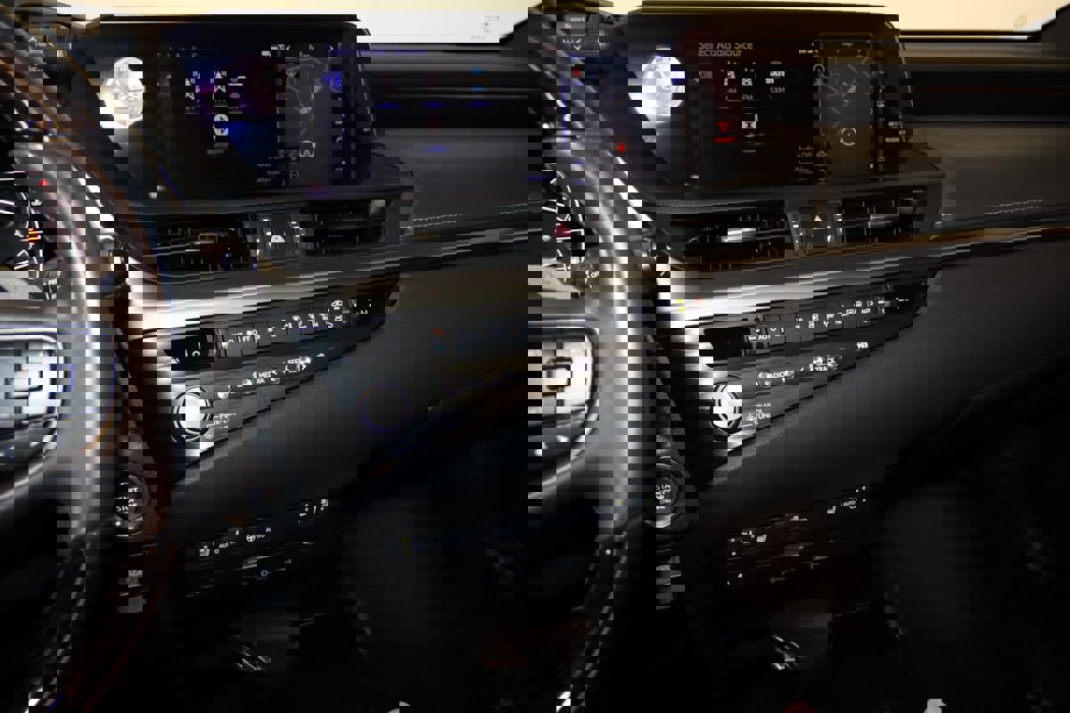 Used 2021 Lexus ES 250 w/ Premium Package image 41