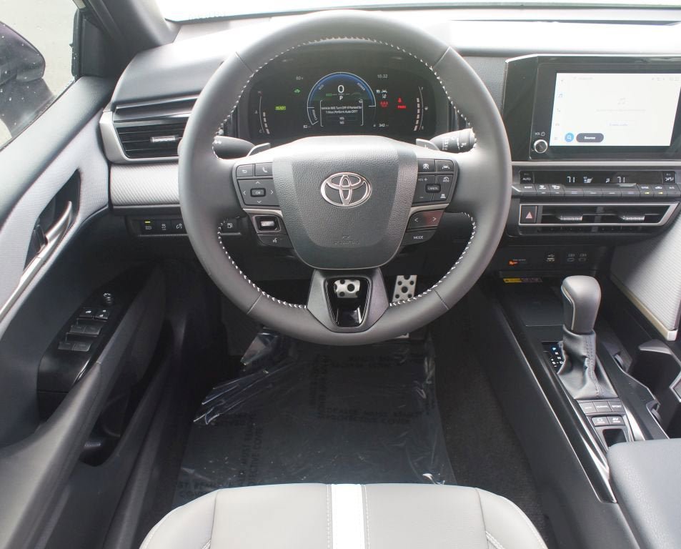 Used 2026 Toyota Camry SE FWD image 5