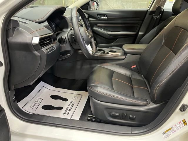 Used 2022 Nissan Altima 2.5 SR w/ Midnight Edition Package image 4