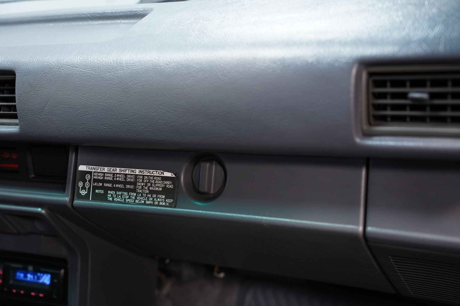 Used 1988 Toyota Pickup 4x4 Regular Cab image 39