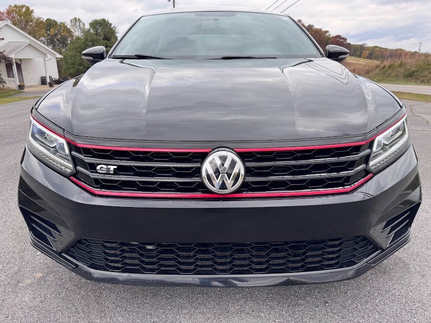 Used 2018 Volkswagen Passat 3.6 image 32