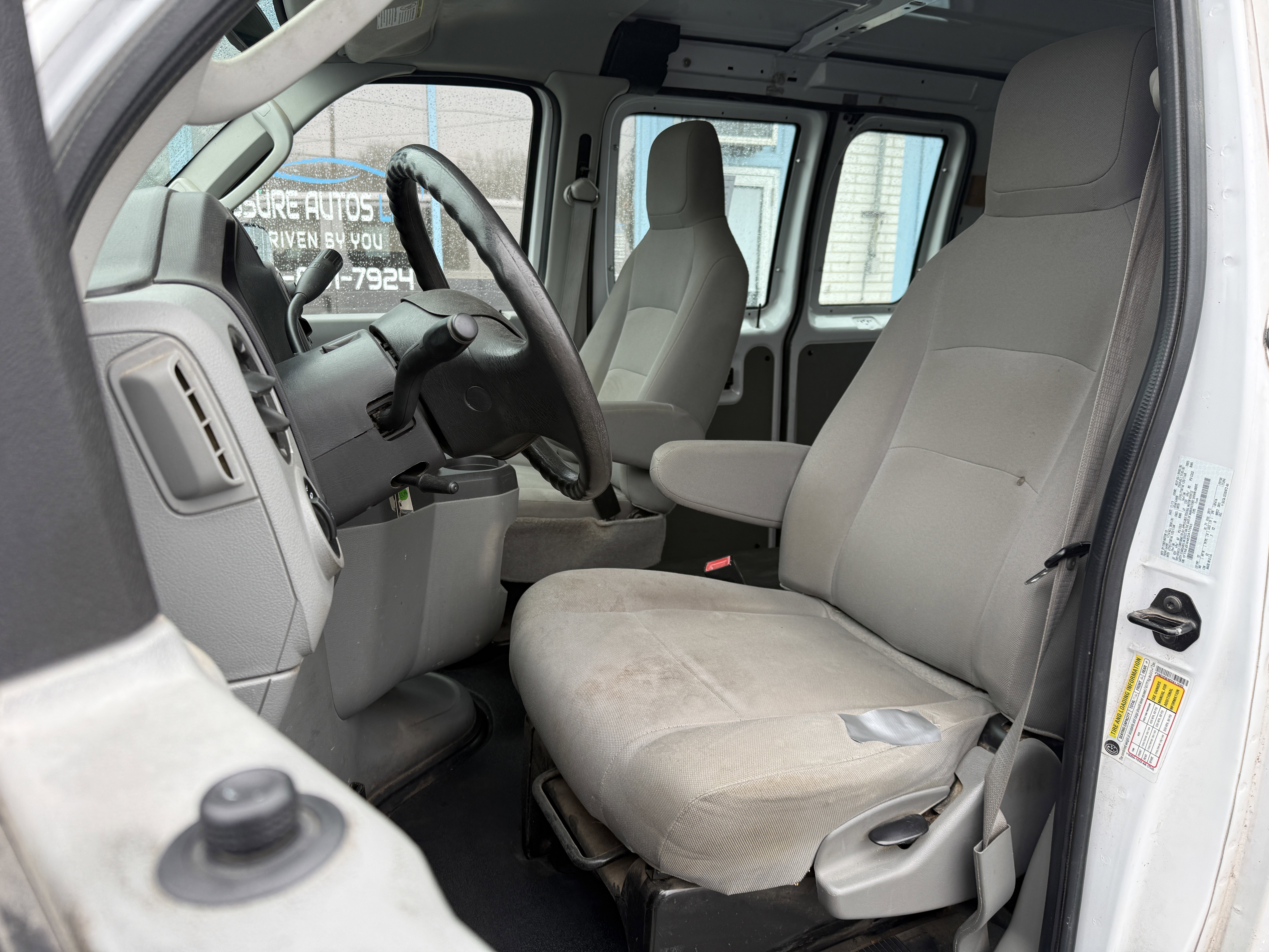 Used 2014 Ford E-250 and Econoline 250 w/ Power Group image 13