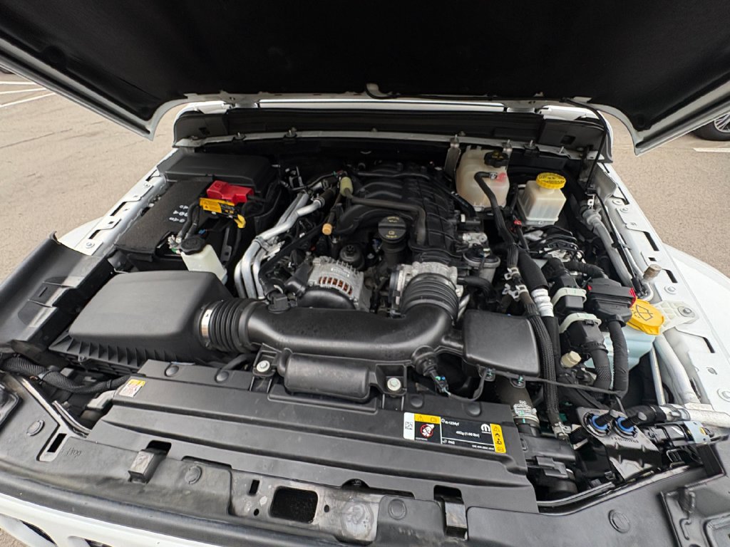Certified 2022 Jeep Gladiator Sport AWD/4WD image 30