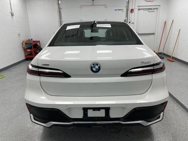 Certified 2025 BMW 740i xDrive image 3