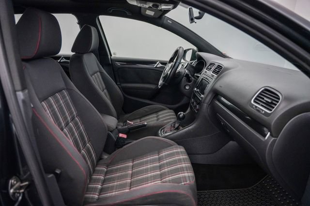 Used 2011 Volkswagen GTI 4-Door FWD image 20