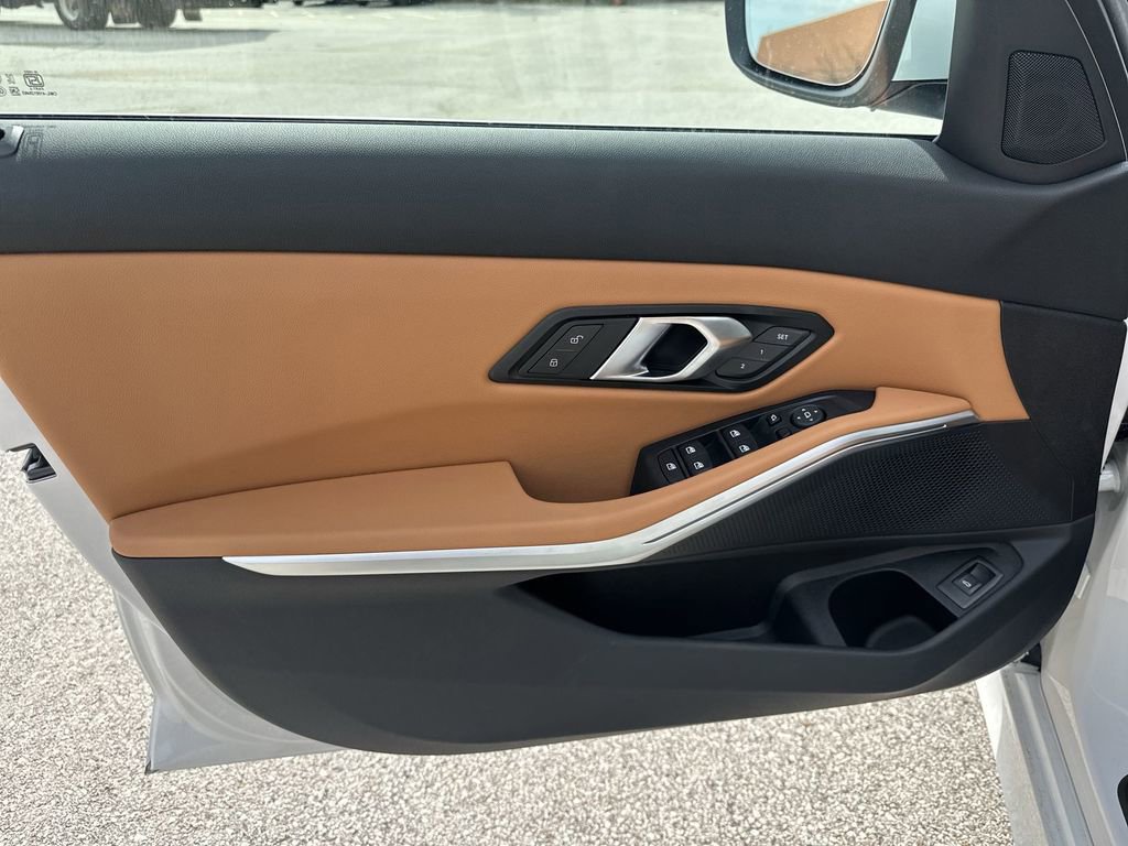 Used 2025 BMW 330i xDrive 330i xDrive w/ Premium Package image 15