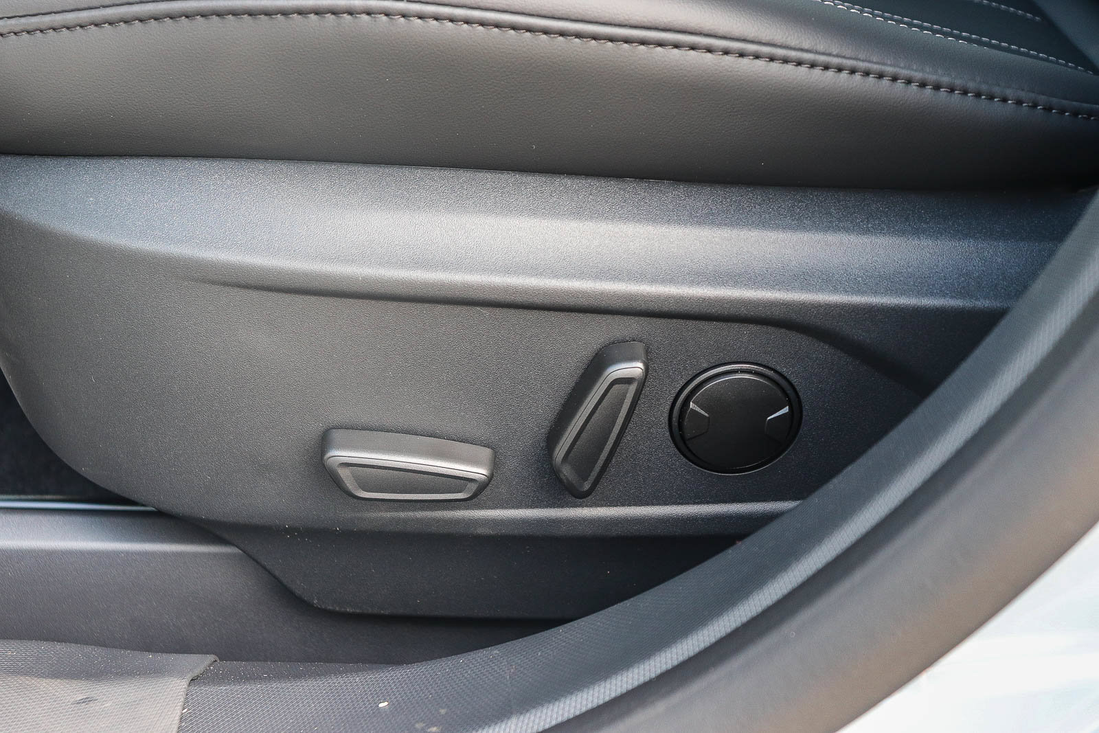 New 2026 Ford Mustang Mach-E Select RWD image 22