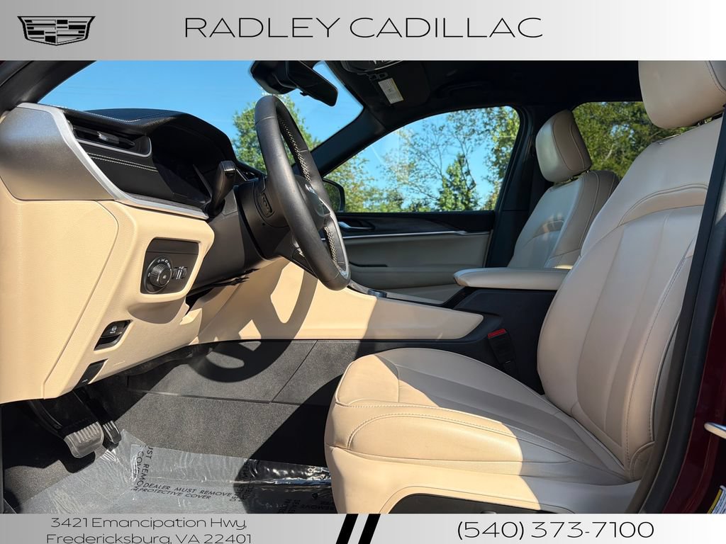 Used 2025 Jeep Grand Cherokee Limited AWD/4WD image 3