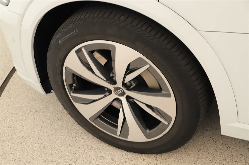 Certified 2024 Audi Q8 e-tron Premium Plus w/ Premium Plus Package image 32