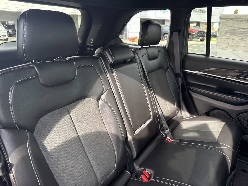 New 2026 Jeep Grand Cherokee Altitude AWD/4WD image 14