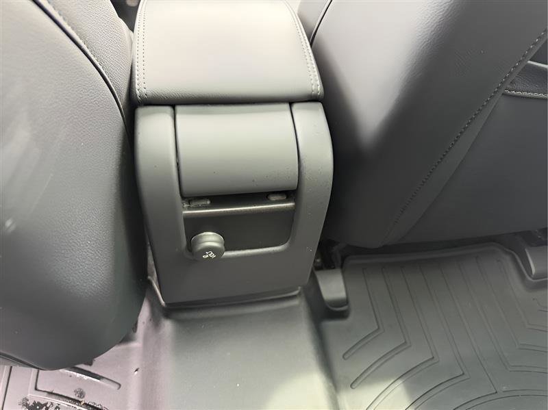 Used 2015 Volvo XC60 T5 Platinum FWD image 26