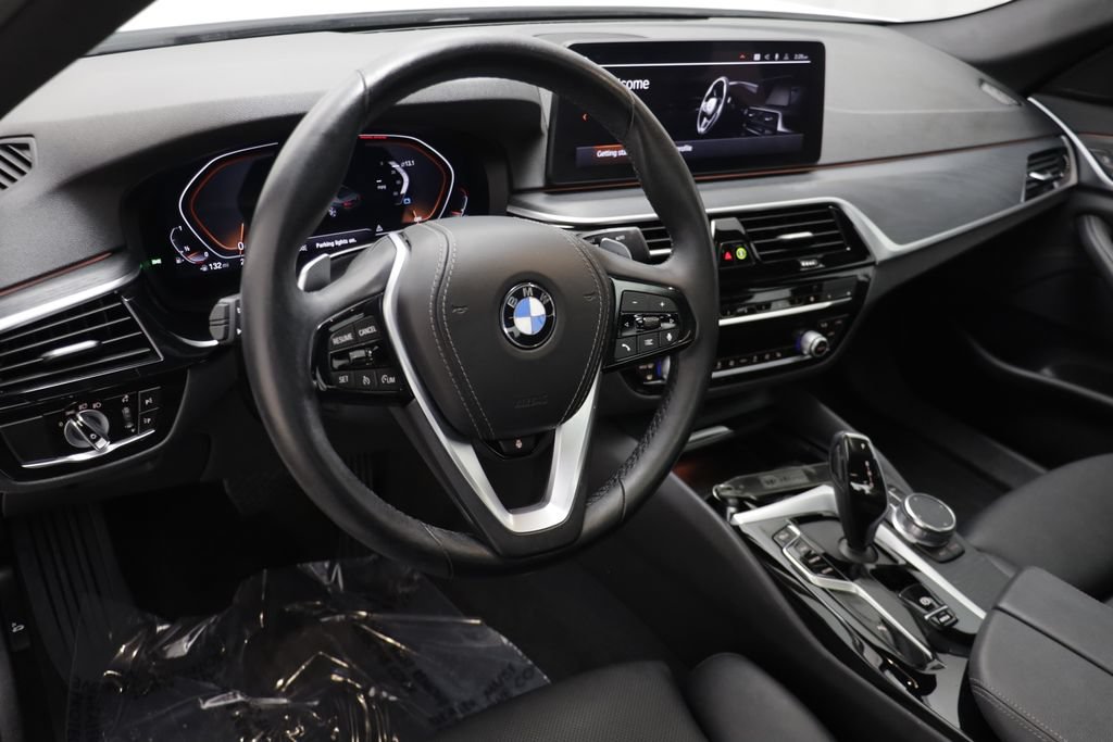 Used 2023 BMW 530i xDrive w/ Convenience Package AWD/4WD image 6