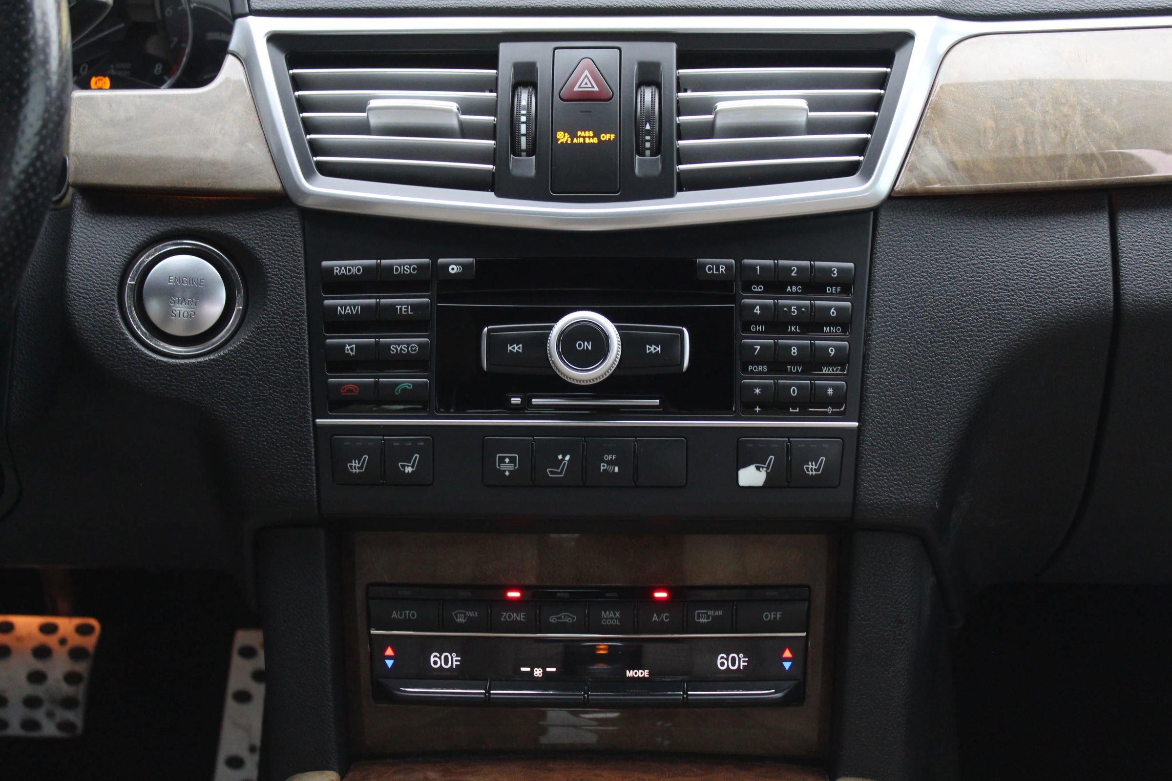 Used 2011 Mercedes-Benz E 550 4MATIC Sedan image 21