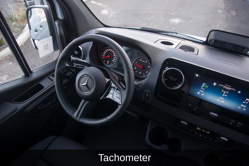 Used 2025 Mercedes-Benz Sprinter 2500 image 33