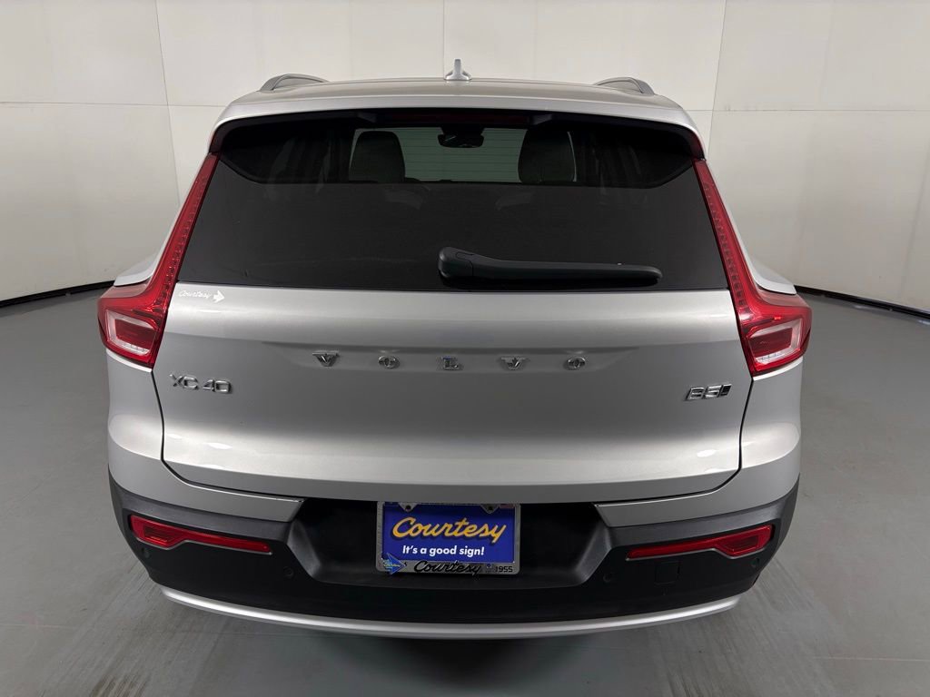 Used 2023 Volvo XC40 B5 Plus w/ Protection Package AWD/4WD image 7