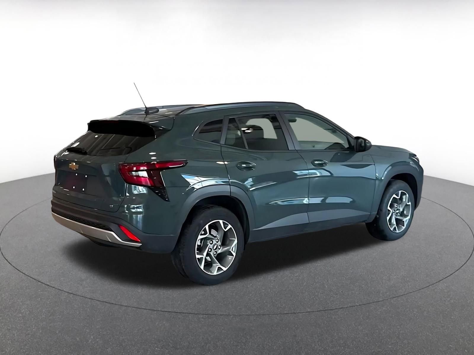 Used 2025 Chevrolet Trax LT w/ LT Convenience Package image 15