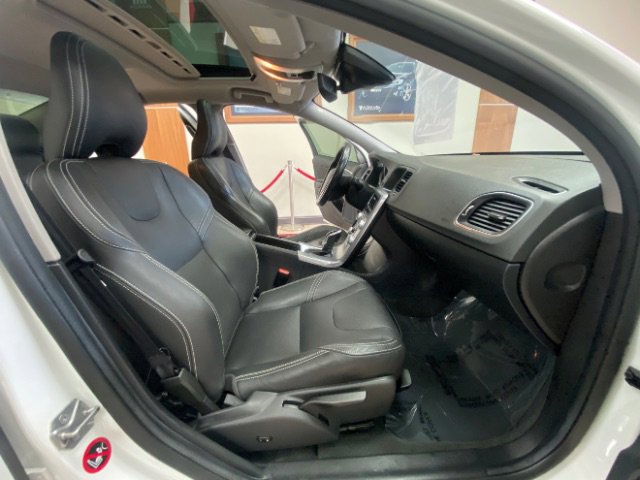 Used 2018 Volvo S60 T5 Dynamic w/ Vision Package image 19