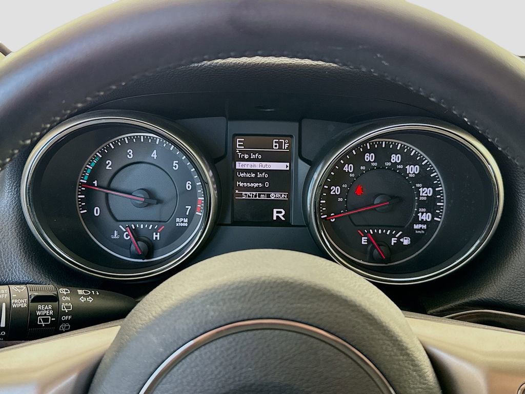 Used 2012 Jeep Grand Cherokee Laredo w/ Laredo E Group image 33