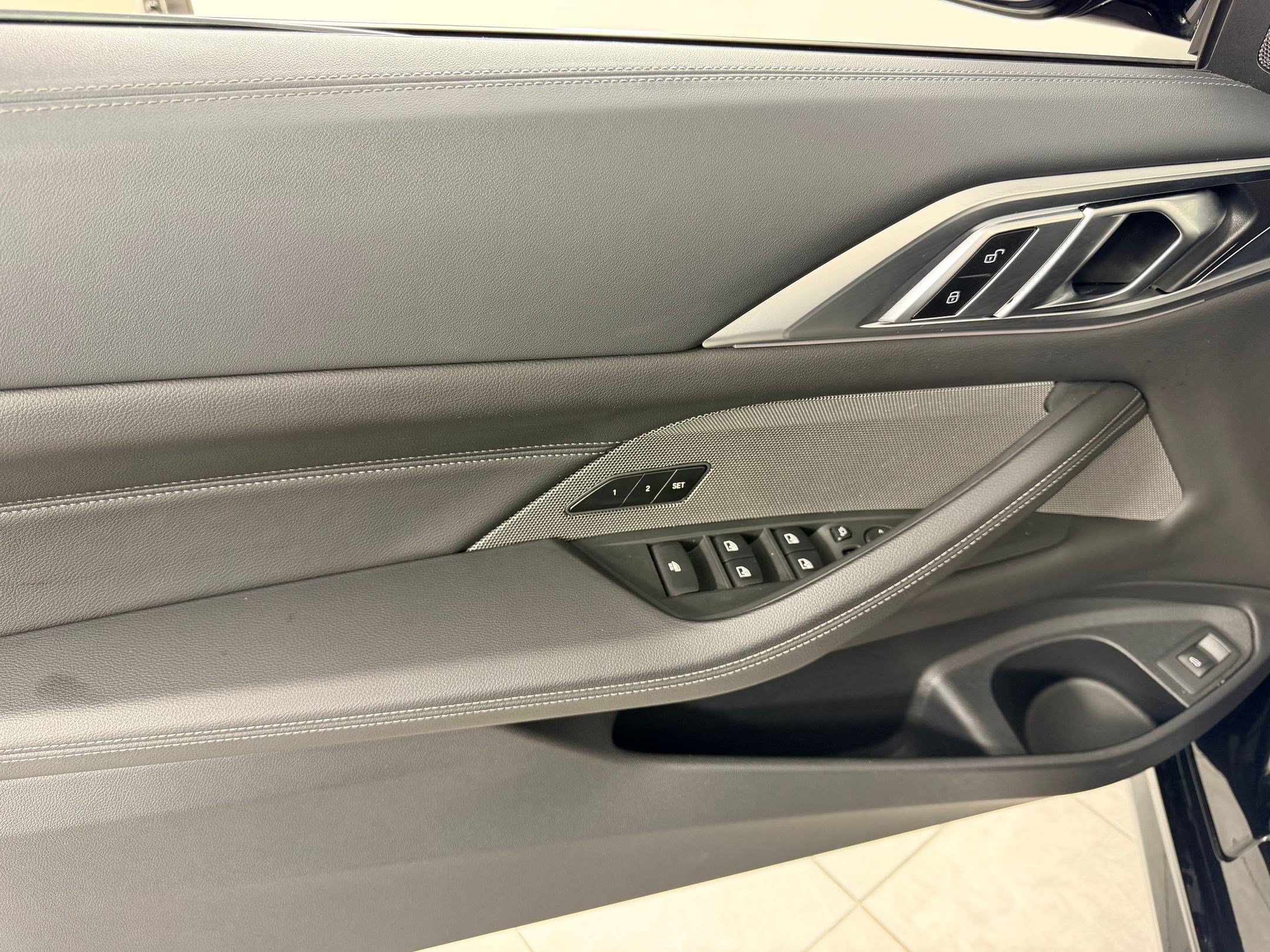 Used 2026 BMW M440i Convertible RWD image 13
