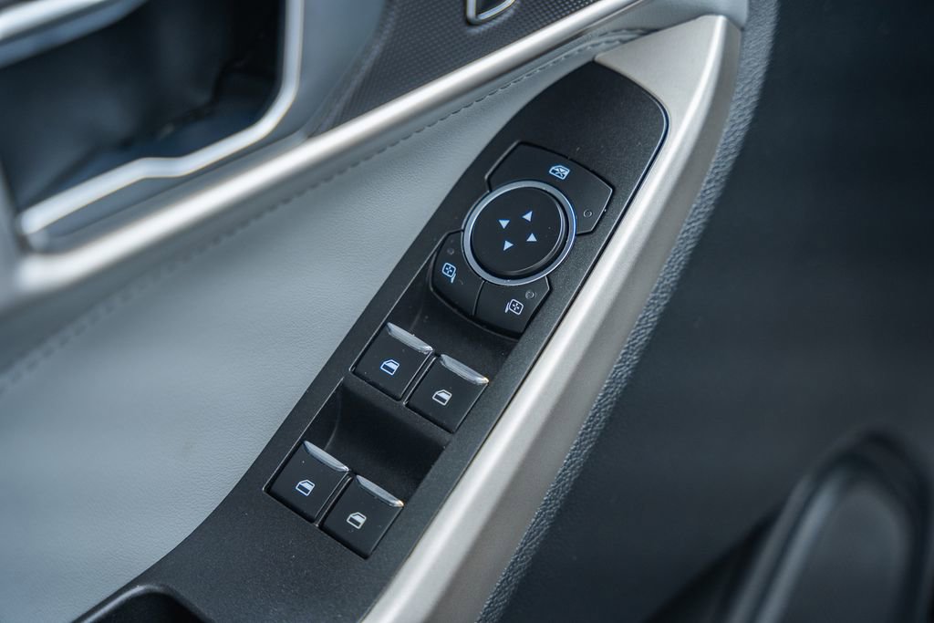 Certified 2021 Ford Explorer XLT w/ Equipment Group 202A image 41