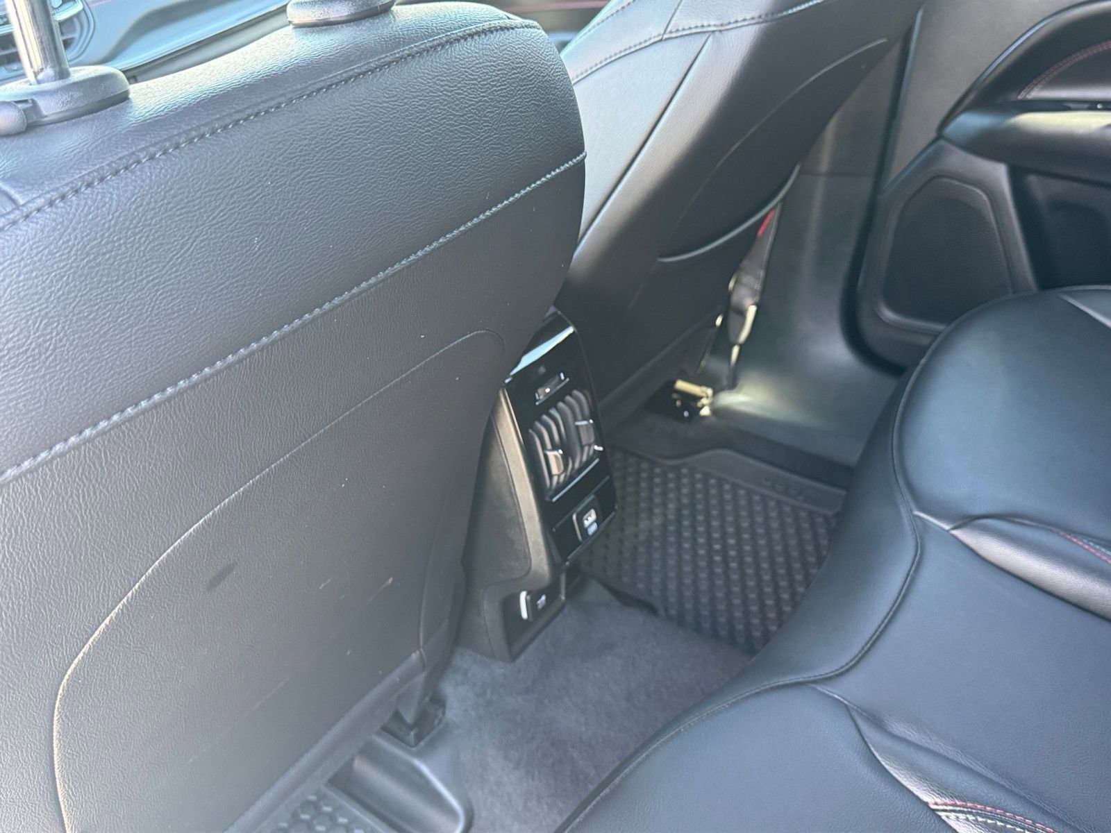 Used 2025 Jeep Compass Trailhawk image 22