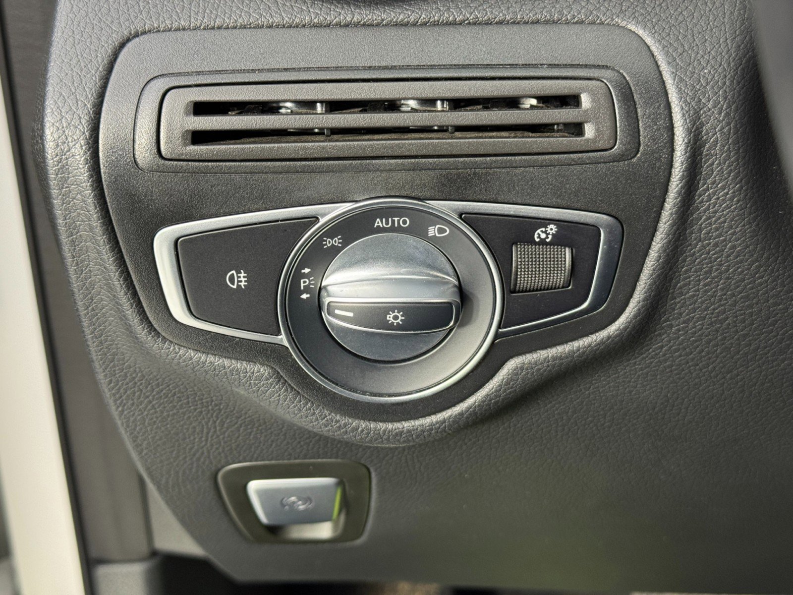 Used 2021 Mercedes-Benz GLC 300 image 17