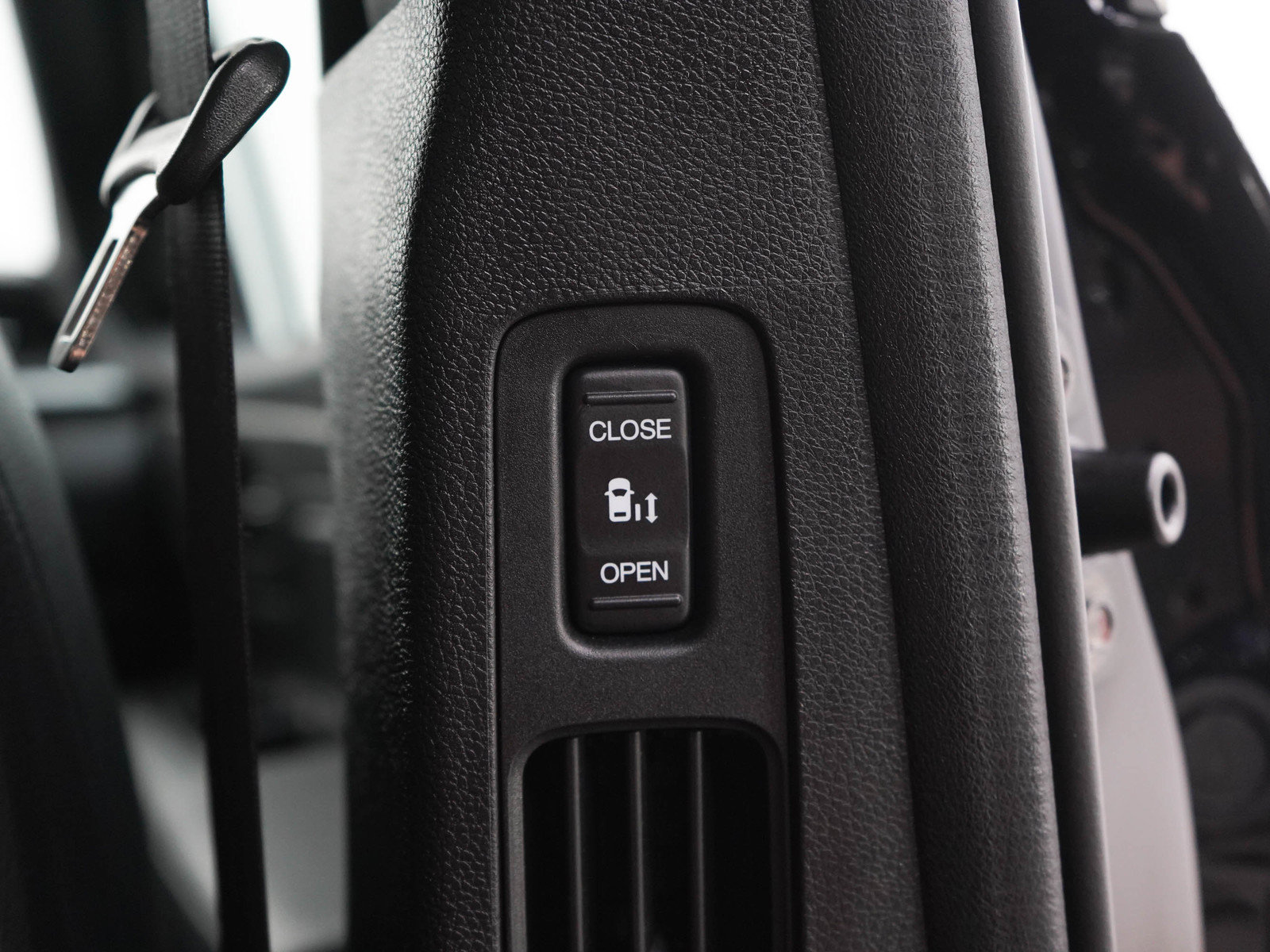 Used 2024 Honda Odyssey Sport image 18