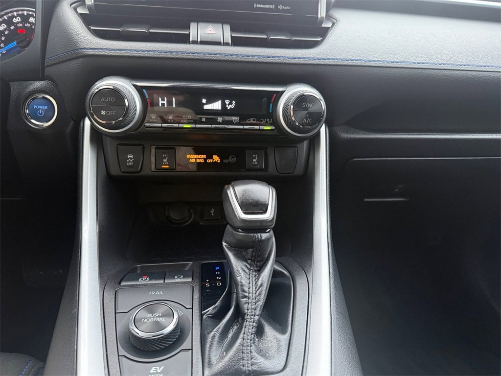 Used 2022 Toyota RAV4 SE image 15