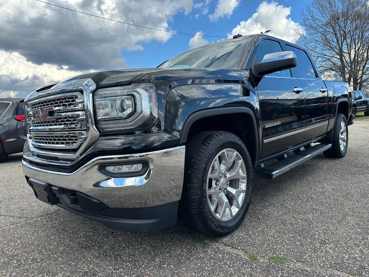 Used 2017 GMC Sierra 1500 SLT w/ SLT Premium Package image 9